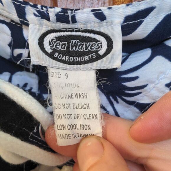 2 for $20 Sea Waves Nave Blue + White Floral Board Shorts Size 9 - Picture 6 of 6